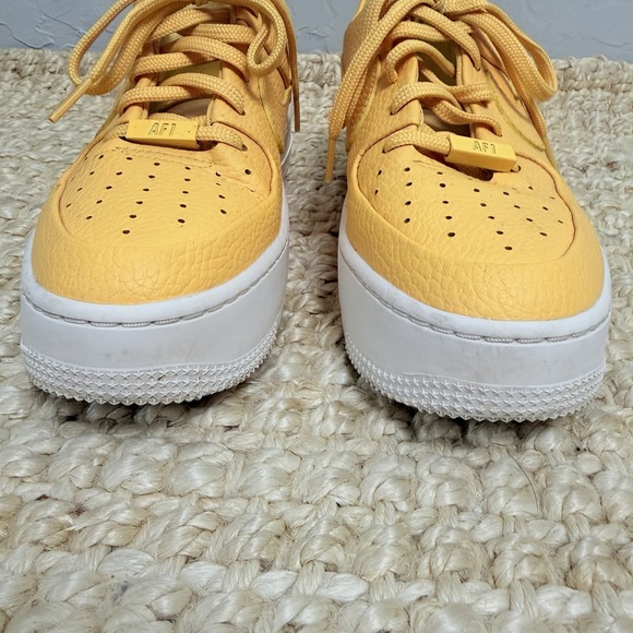 Nike Air Force 1 Sage Low Yellow Leather Platform Sneakers Womens 8 - Picture 8 of 11